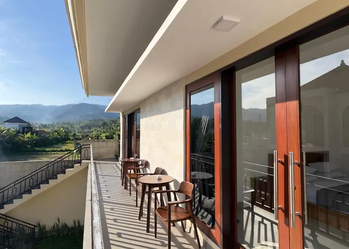 Qiana House